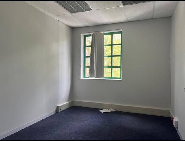 BUSINESS PROPERTY TO RENT IN CLAREMONT